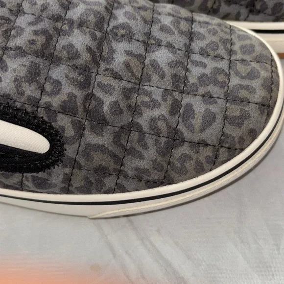VANS Animal Print UltraCush Sneakers (Like New!) - Picture 6 of 8
